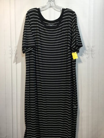 AVA & VIV Size 3X/22-24 Black & White Dress