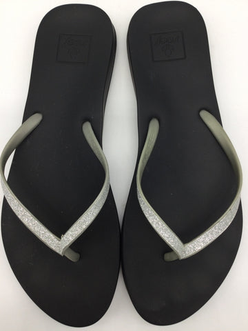 Reef Size 8/9 Black & Silver Sandals