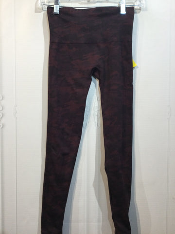 Spanx Size XS/0-2 Dark Wine Print Athletic Wear
