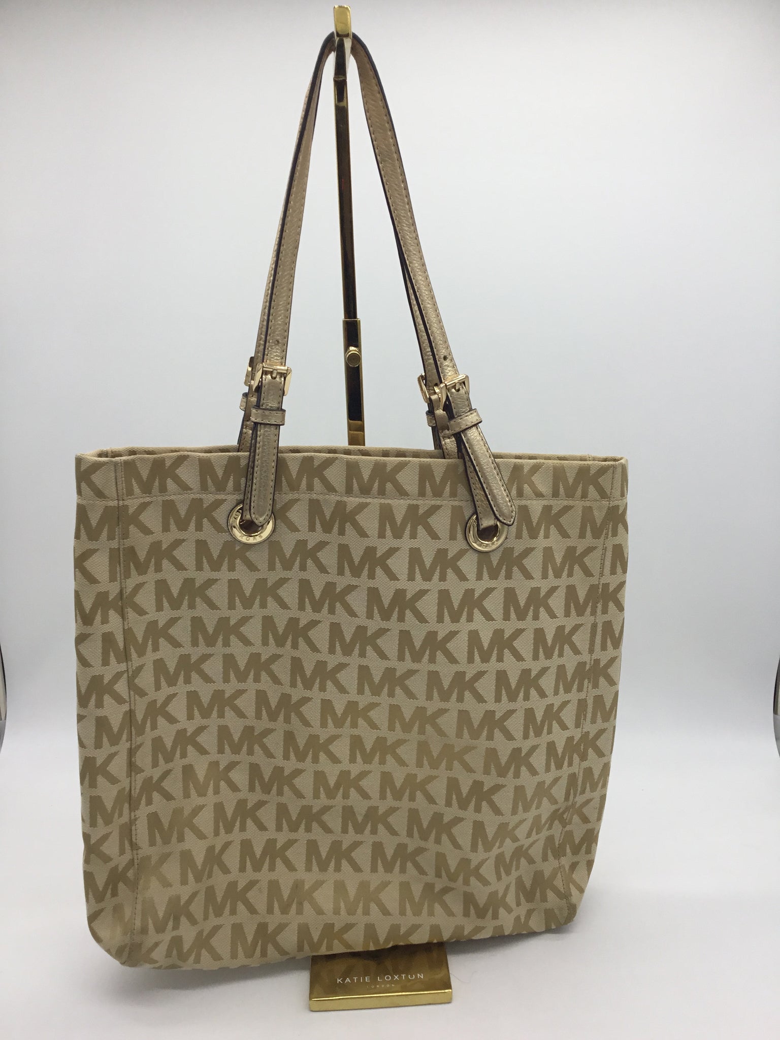 MICHAEL Michael Kors Size Large Beige Purses/Wallets