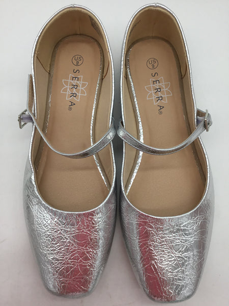 SERRA Size 9 Silver Shoes