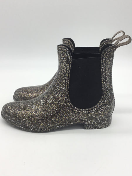 Report Size 5.5 Black Shoes