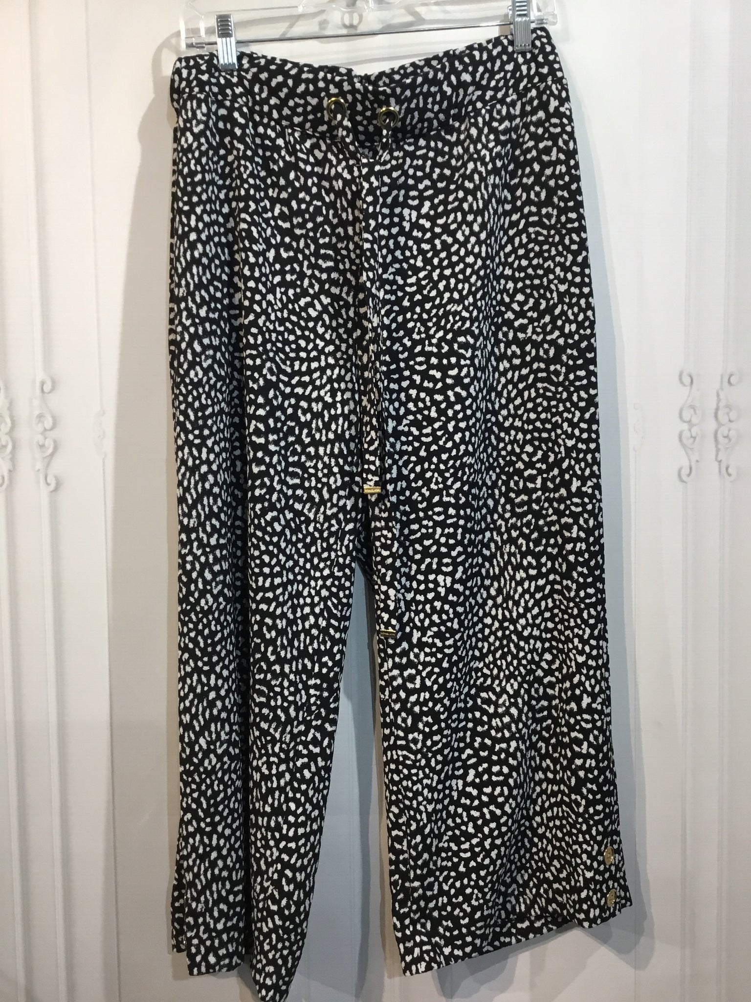 MICHAEL Michael Kors Size M Black Bottoms