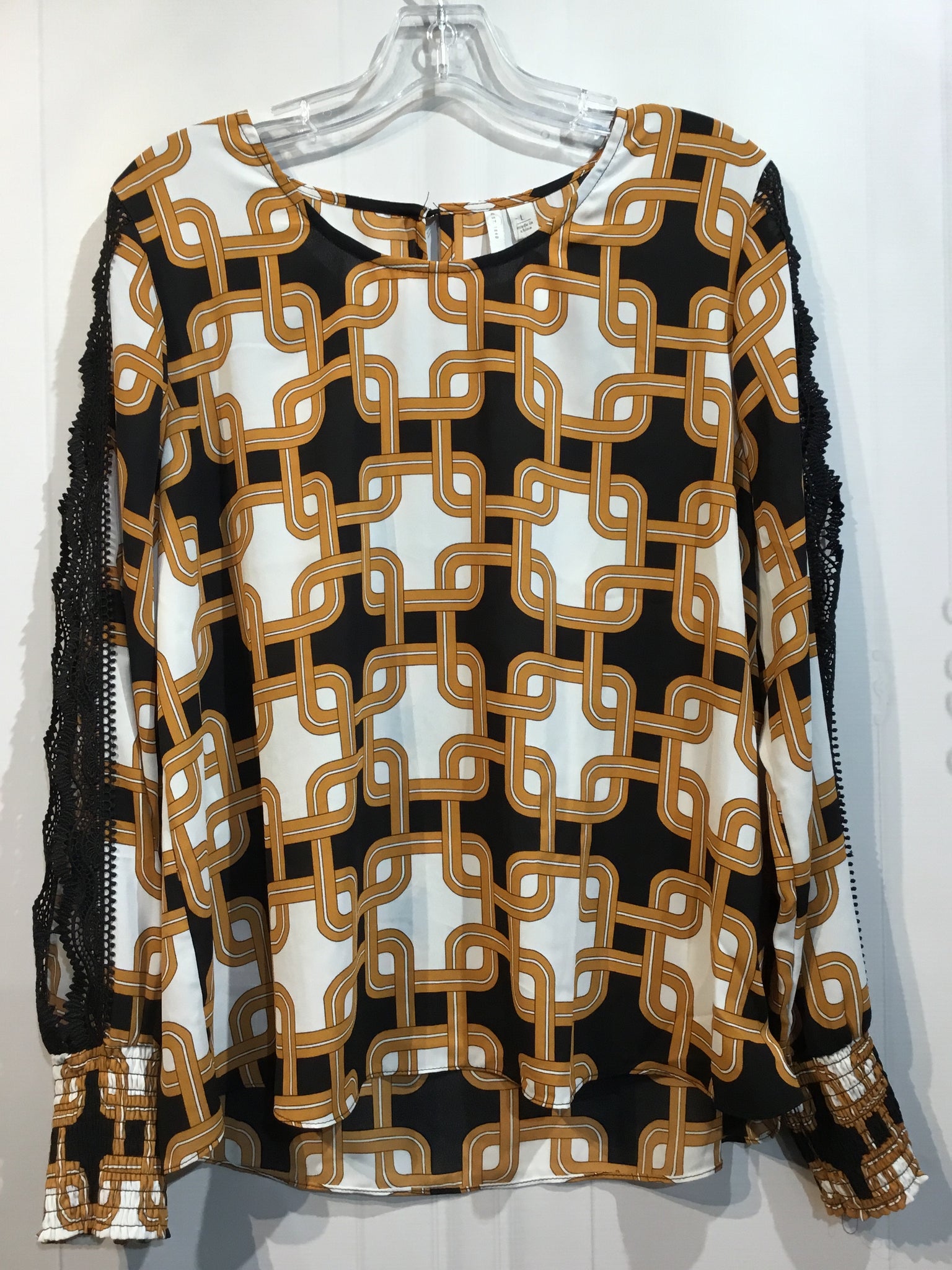 C EST 1946 Size Large Black Tops
