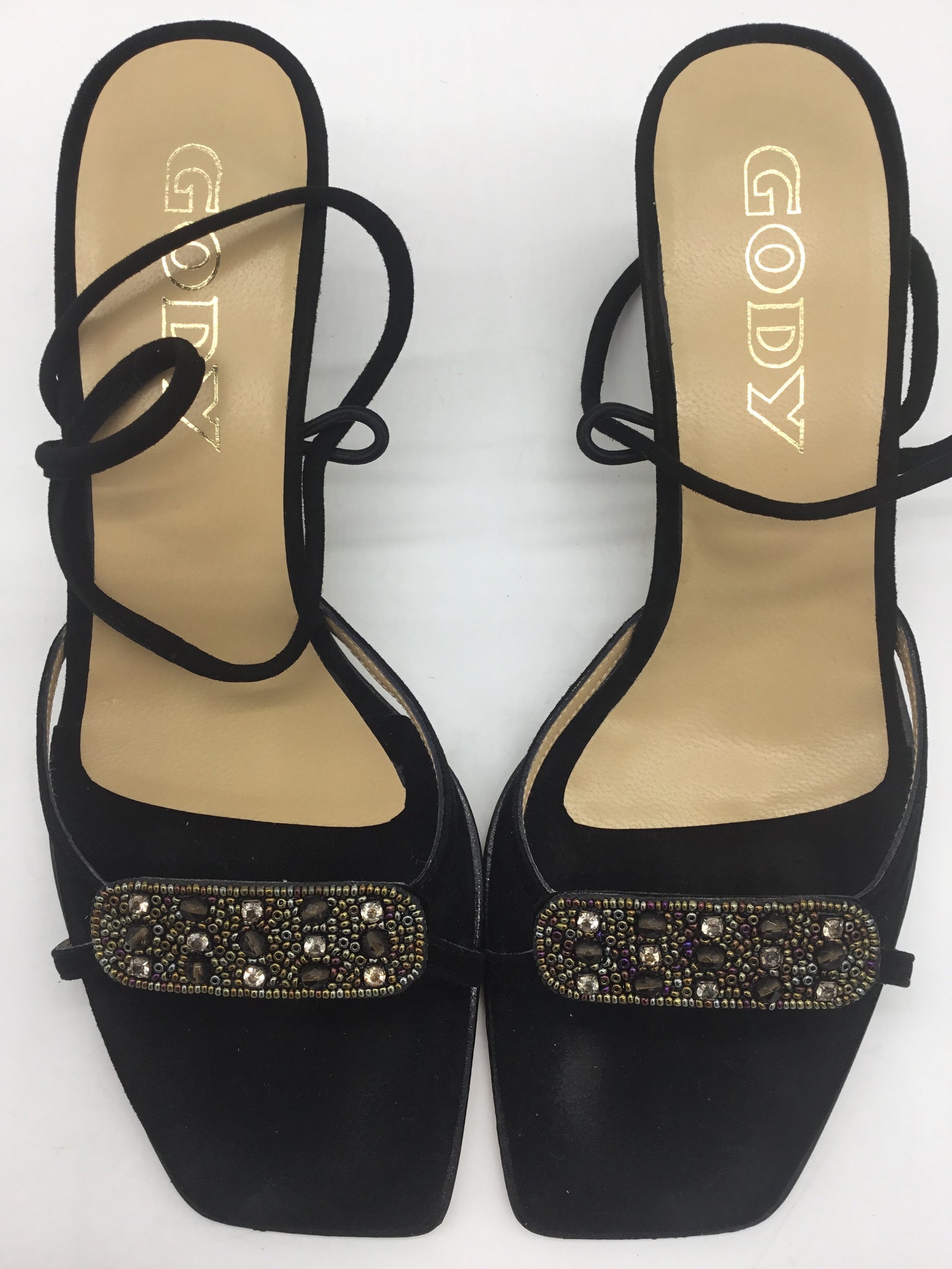 Gody Size 7 Black Shoes