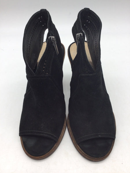 VINCE CAMUTO Size 6.5 Black Shoes