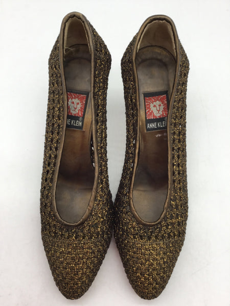 Anne Klein Size 6.5 Gold Shoes