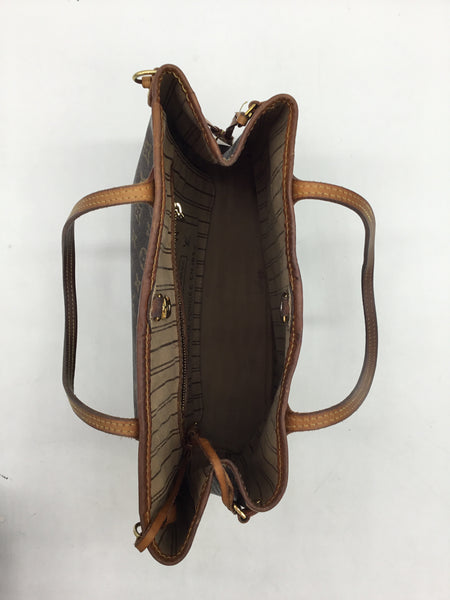 LUXURY Louis Vuitton Size Small Brown Purses/Wallets