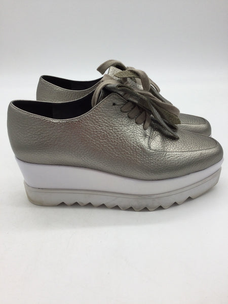 LUXURY Anne Fontaine Size 6.5 Silver Shoes