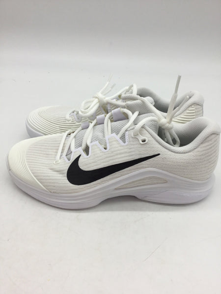 NIKE Size 8.5 White Shoes