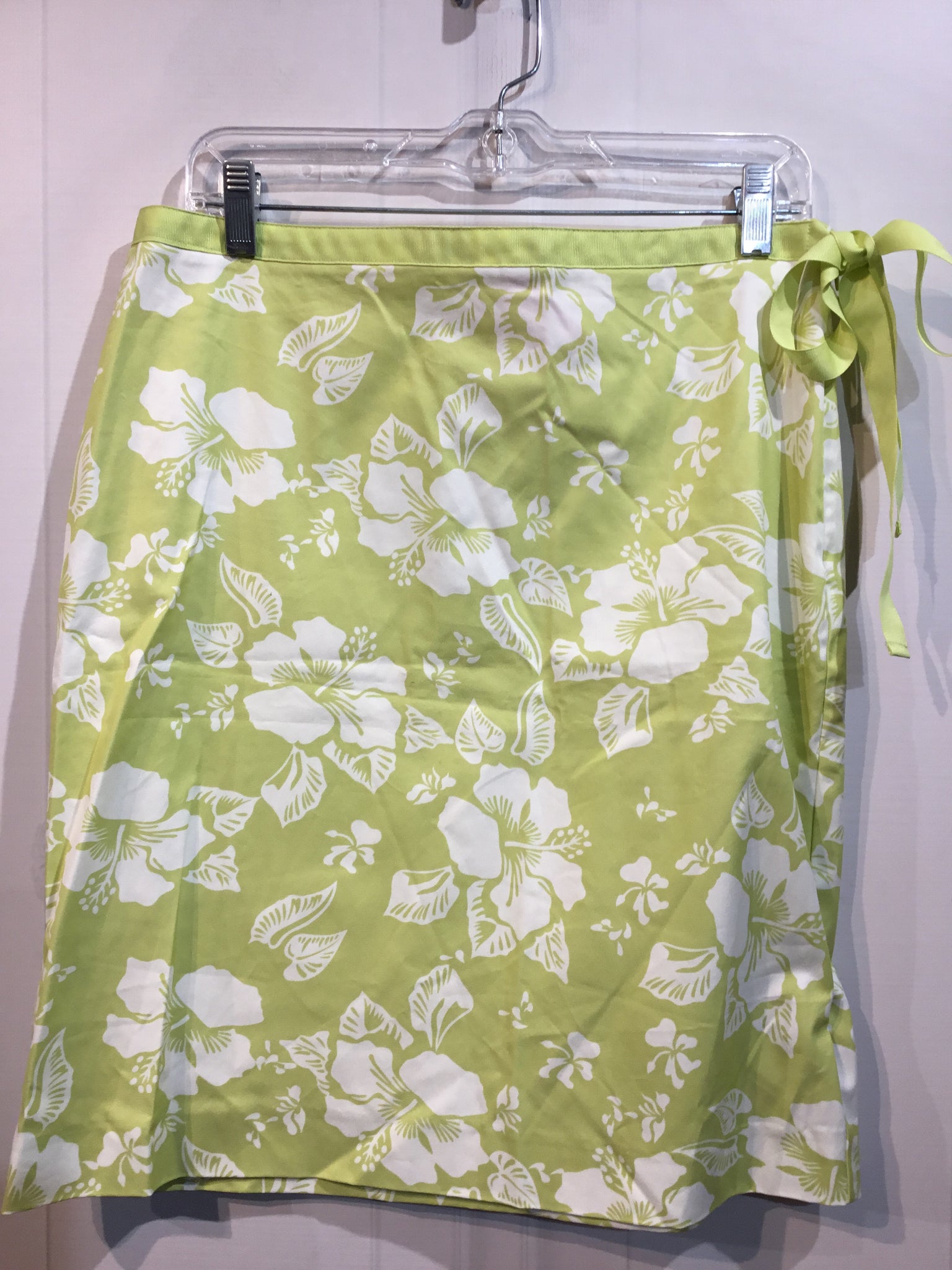 Casual Corner Size L/12 Green Bottoms