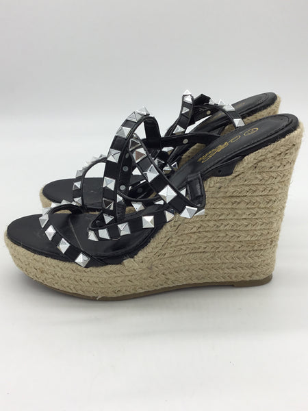 Mata Size 7.5 Black Shoes