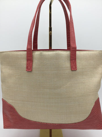 Estee Lauder Size Large Beige Purses/Wallets