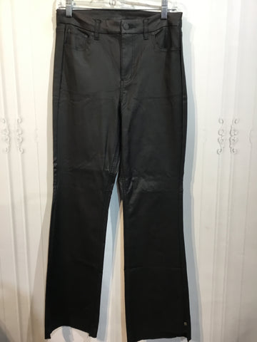 Canyon Retreat Size M/10 Black Bottoms