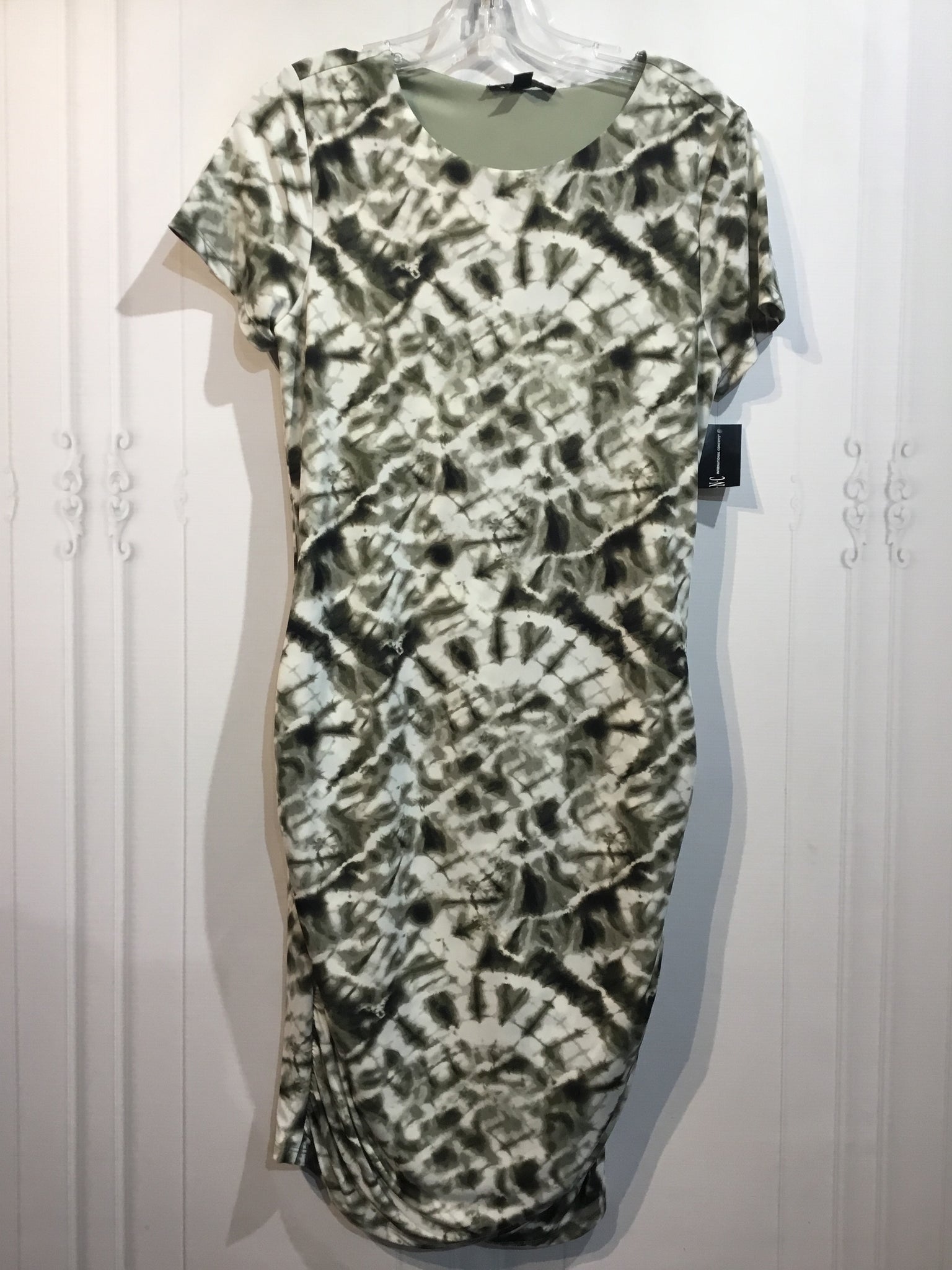 NWT INC Size Medium Green DRESS/1 PIECE