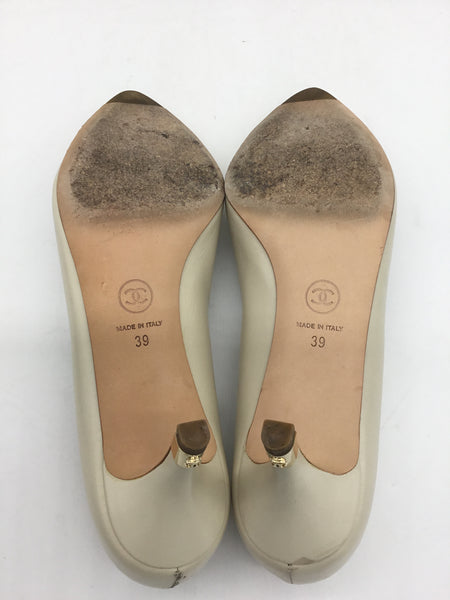CHANEL Size 8.5 Beige Chanel