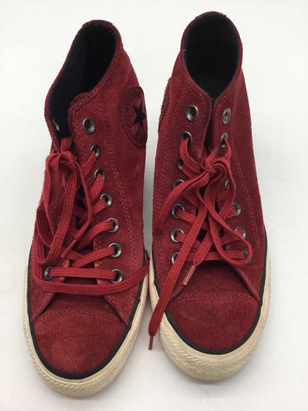 Converse Size 7 Red Shoes