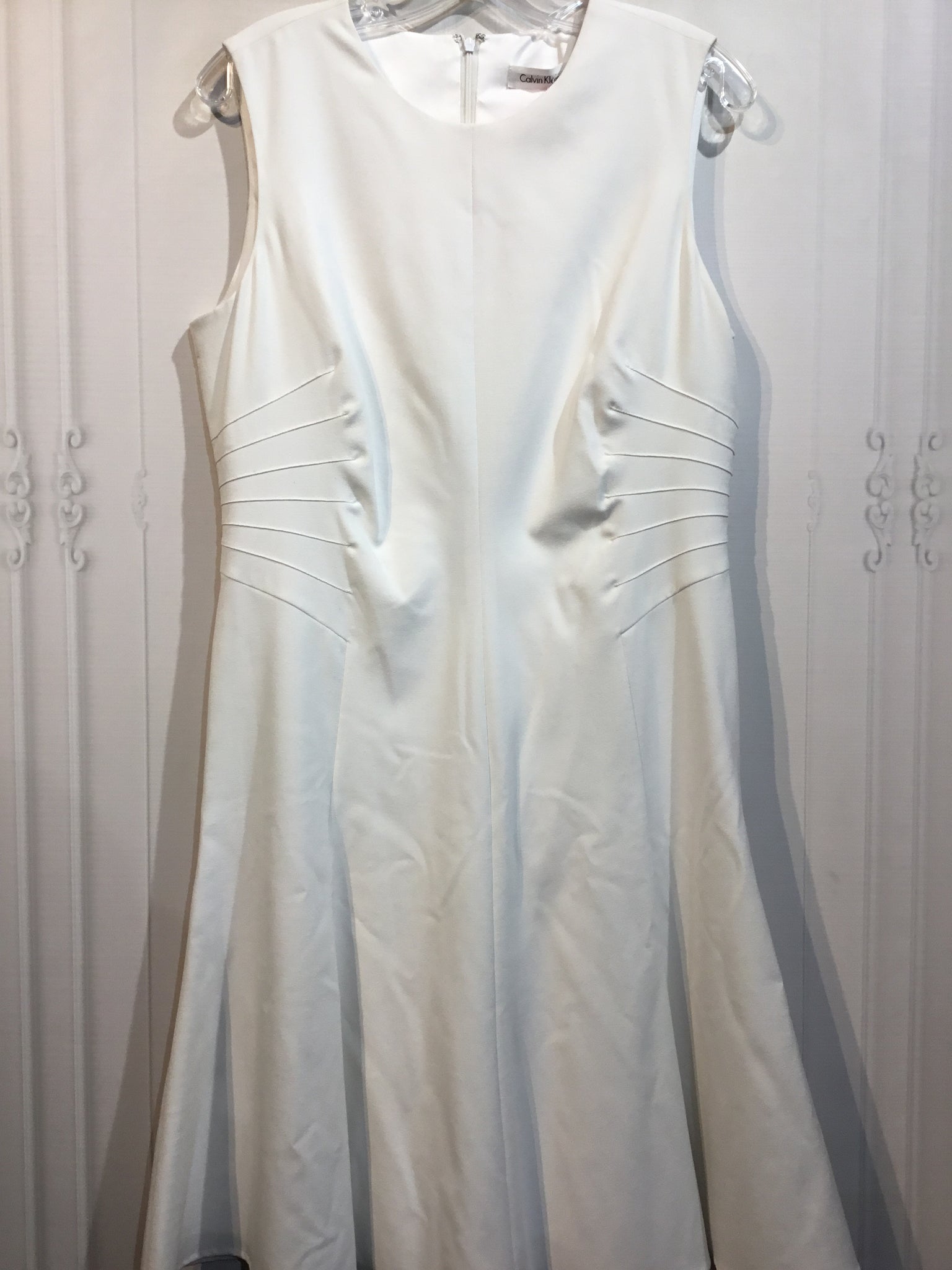 Calvin Klein Size M/10 White DRESS/1 PIECE