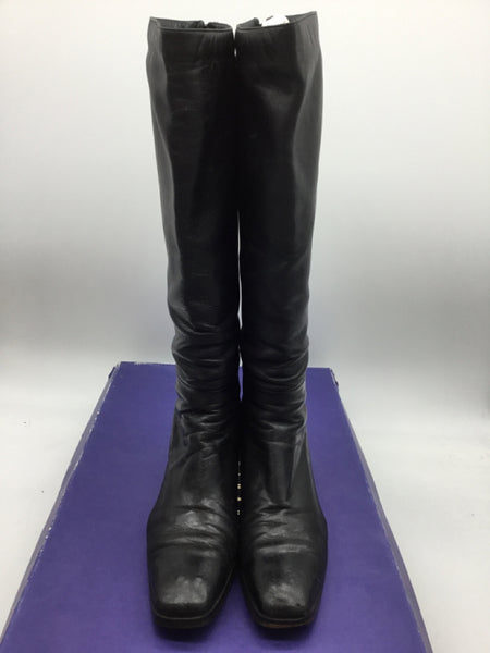 LUXURY Stuart Weitzman Size 7 Black Shoes