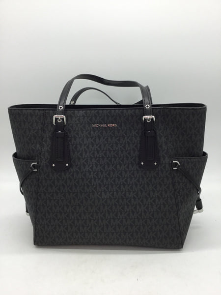 Michael Kors Size Medium Black Purses/Wallets