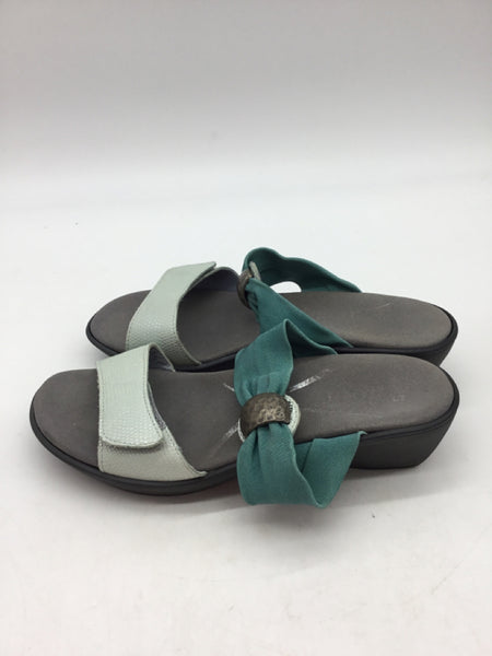 Naot Size 7.5 Green Shoes
