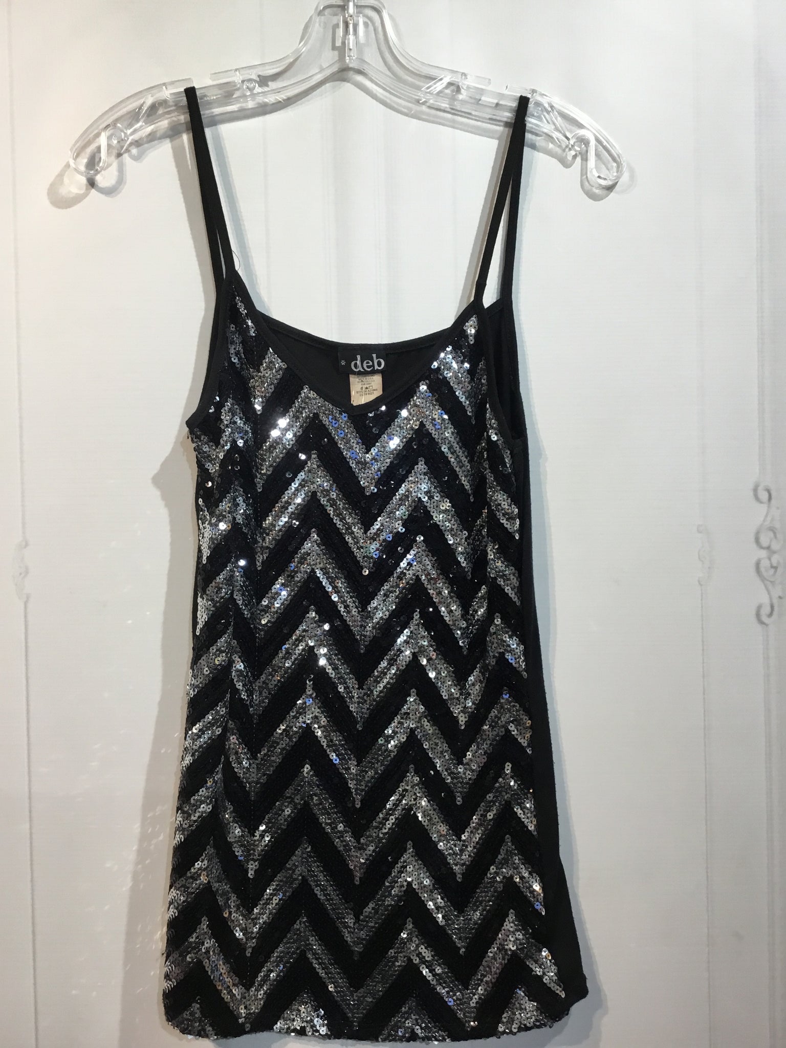 deb. Size Medium Black Tops