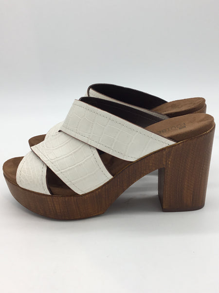 White Mountain Size 9.5 White & Brown Sandals