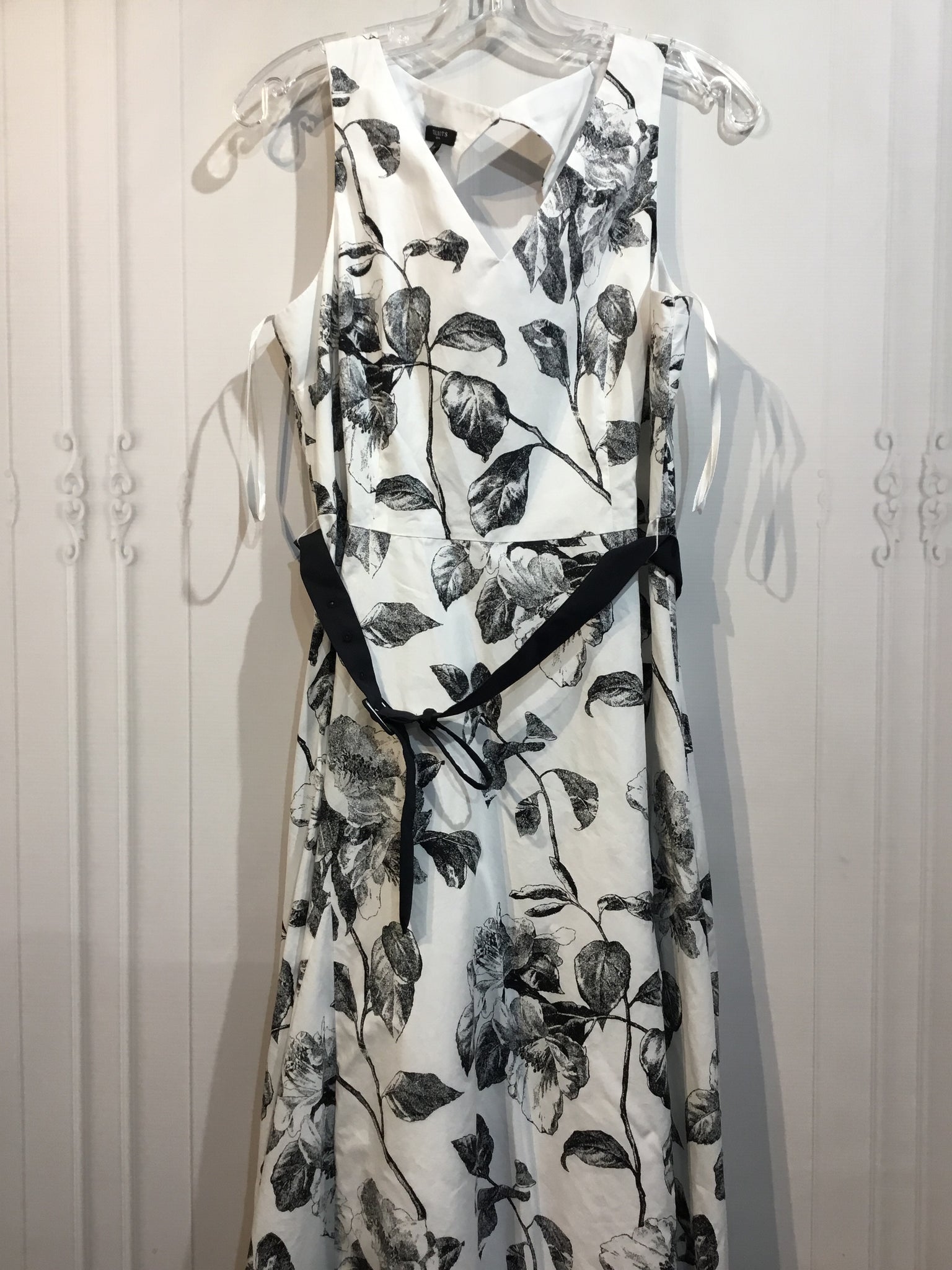 NWT - Talbots Size M/10P White DRESS/1 PIECE