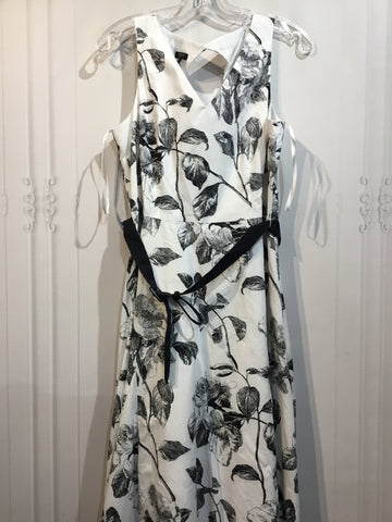 NWT - Talbots Size M/10P White DRESS/1 PIECE