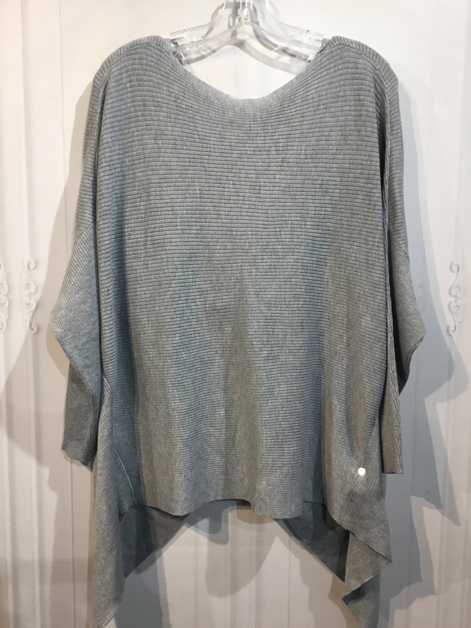 VINCE CAMUTO Size Small Grey Tops