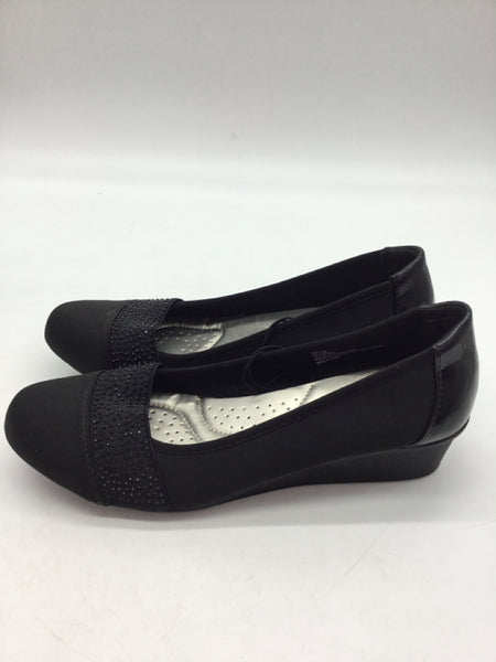 Gloria Vanderbilt Size 7.5 Black Shoes