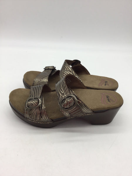 Dansko Size 7.5 Gold Shoes