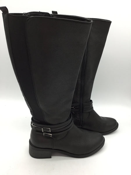 White Mountain Size 7.5 Black Shoes