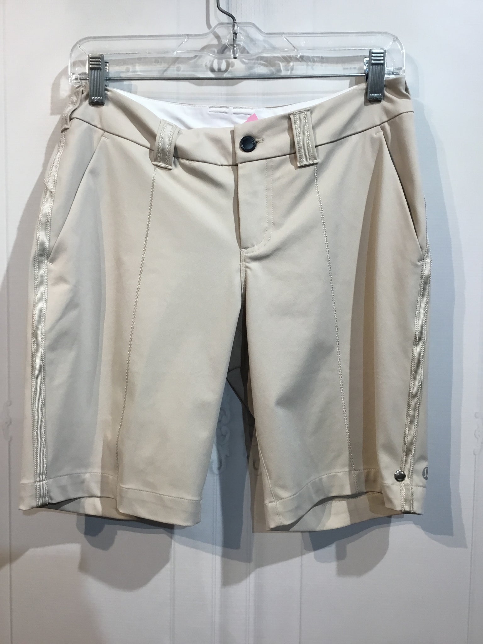 Lululemon Athleica Size S/6 Beige Athletic Wear