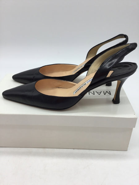 LUXURY Manolo Blahnik Size 7 Black Shoes