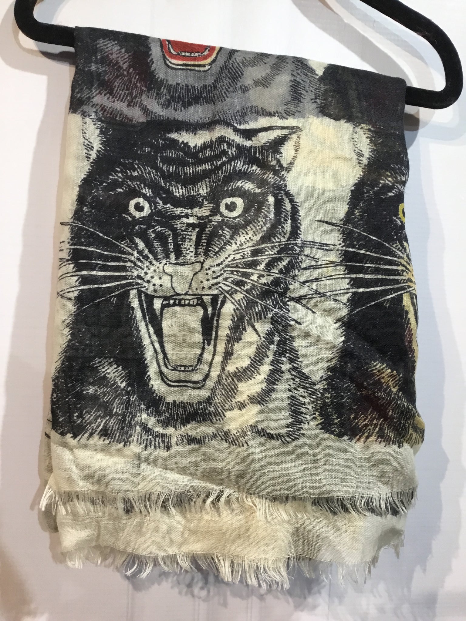 LUXURY GUCCI Beige Winter Accessories