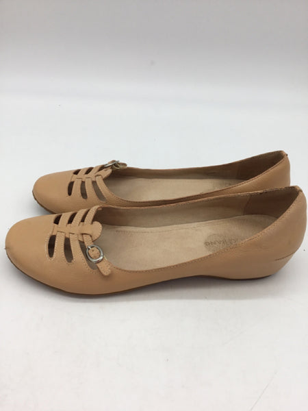 Arturo Chiang Size 7.5 Beige Shoes