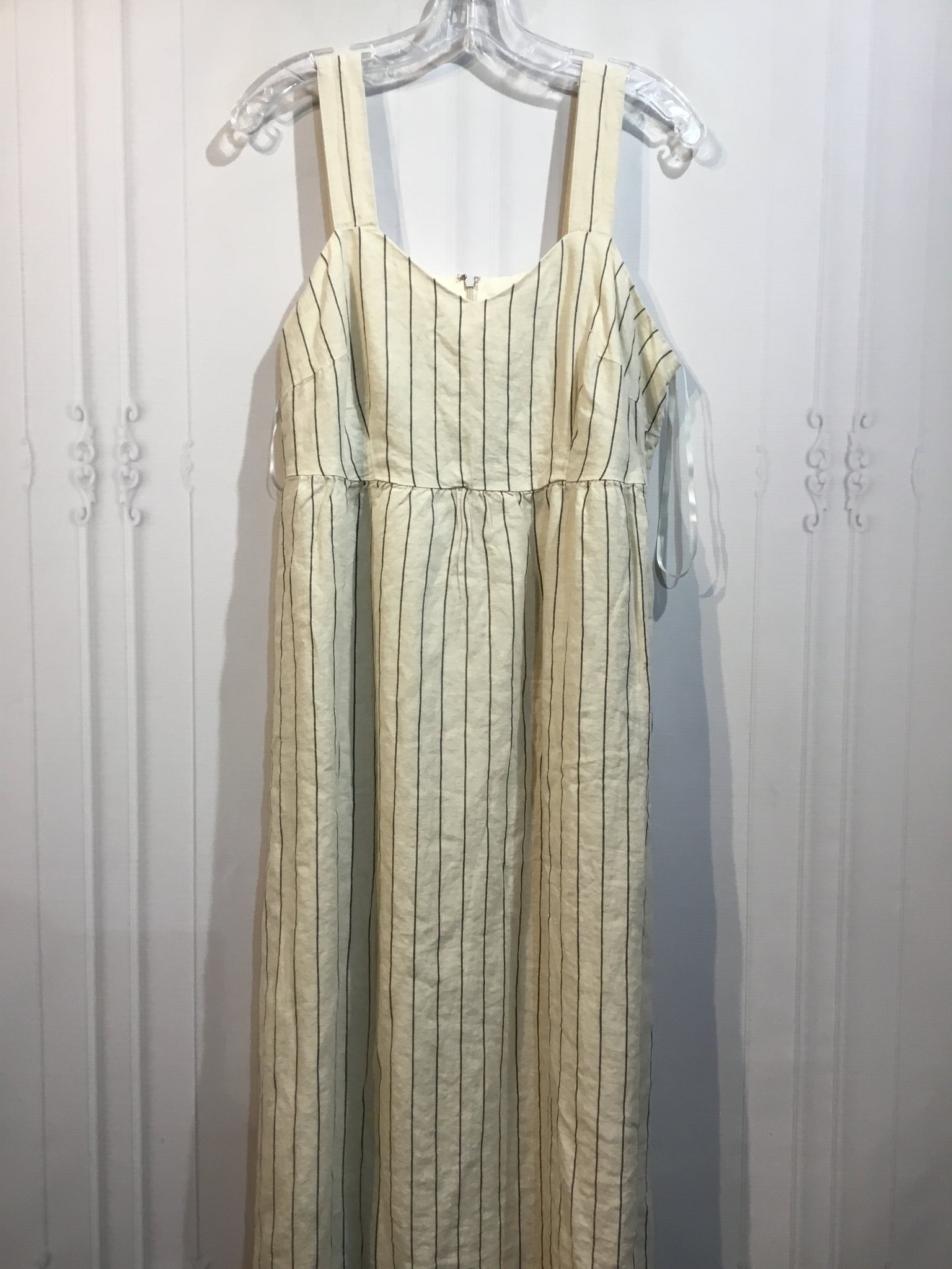 NWT - Talbots Size M/10P Beige DRESS/1 PIECE