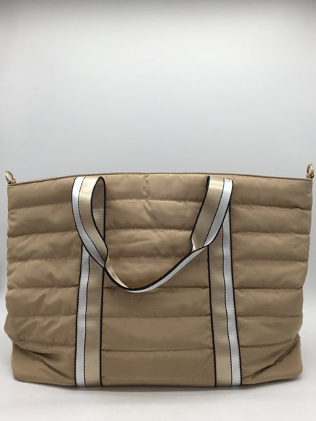 NWT BC BAGS Size Extra Large Beige Purses/Wallets