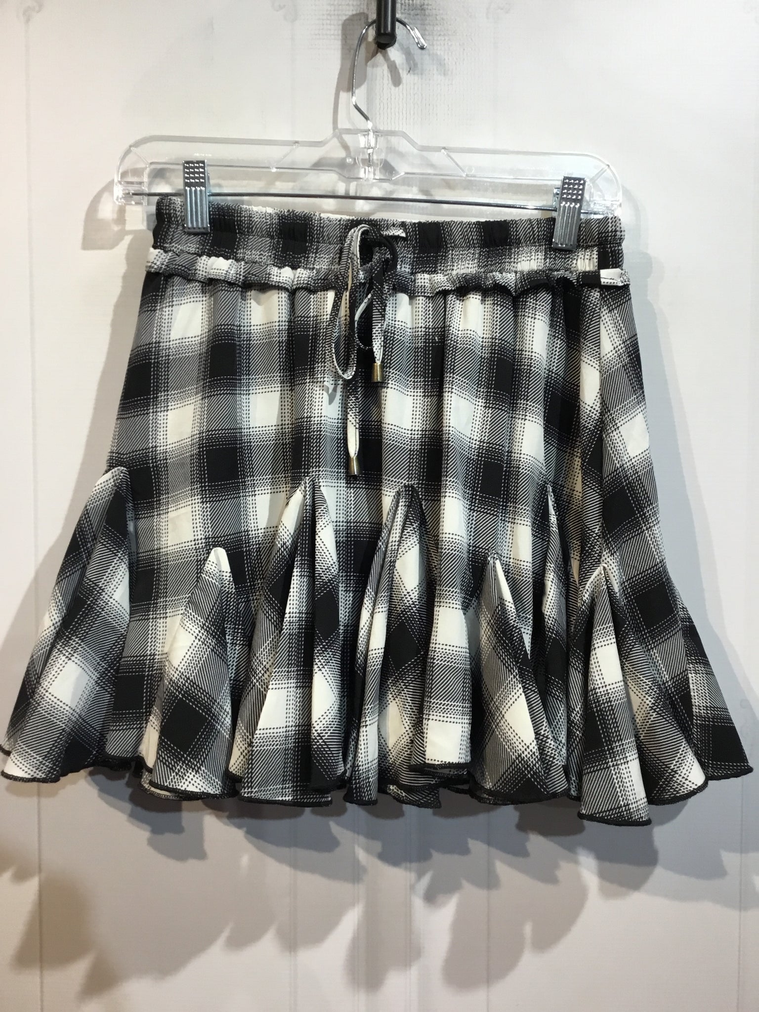 Entro Size S Black Bottoms