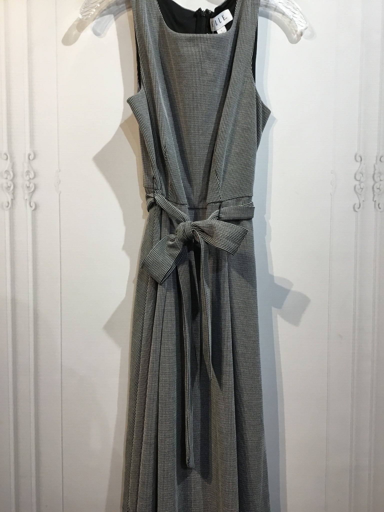 Elle Size Medium Black DRESS/1 PIECE