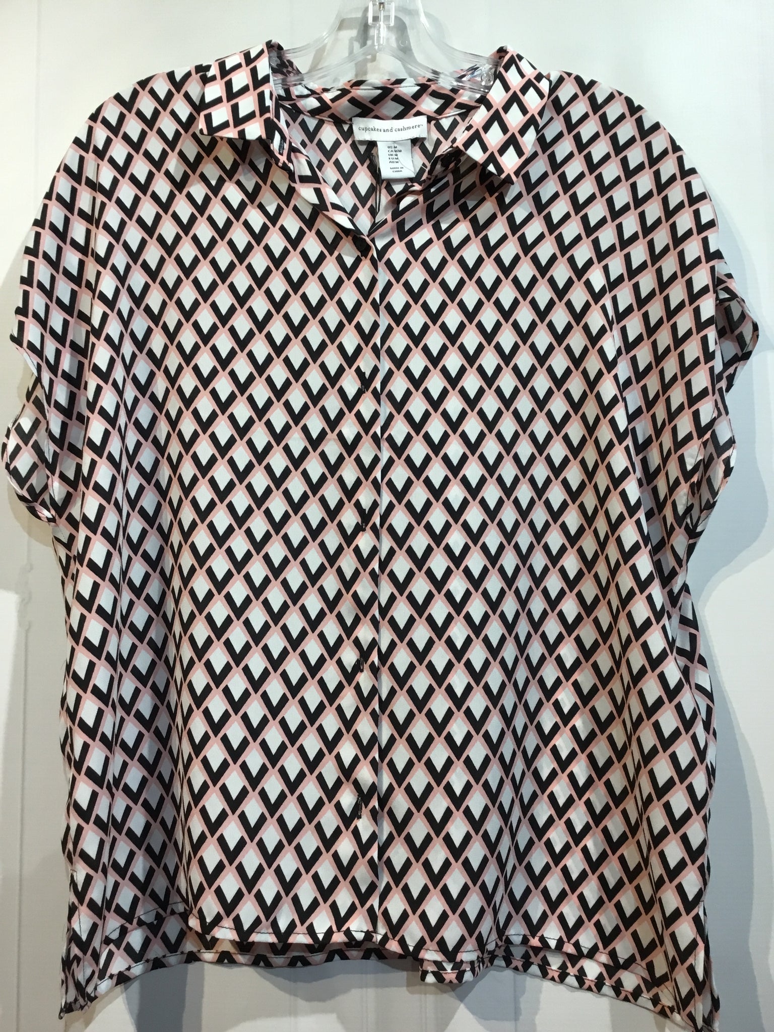 NWT cupcakes & cashmere Size Medium White Tops