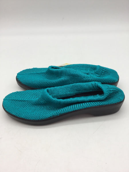 NWT Spring Step Size 6.5 Blue Shoes