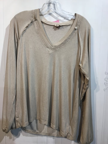 POL Size Medium Beige Tops