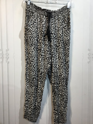 Billabong Size Medium Black Bottoms