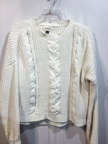 Universal Thread Size Small White Tops