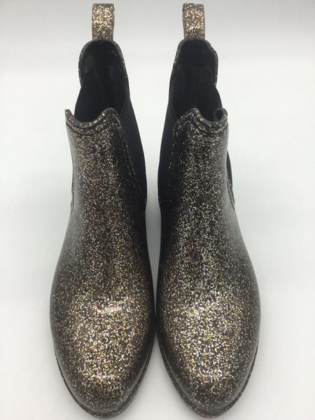 Report Size 5.5 Black Shoes