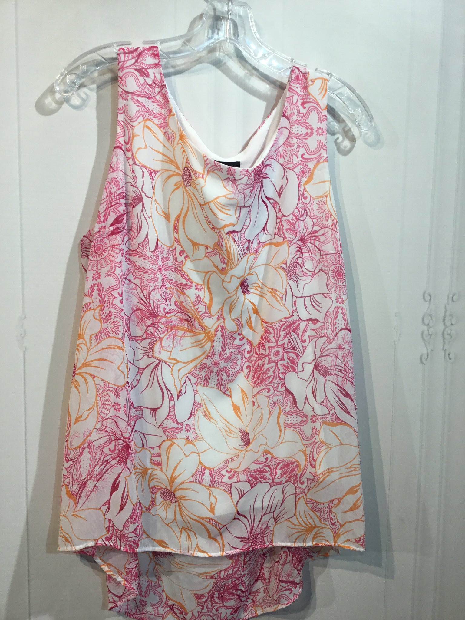 JM Collection Size M White Tops