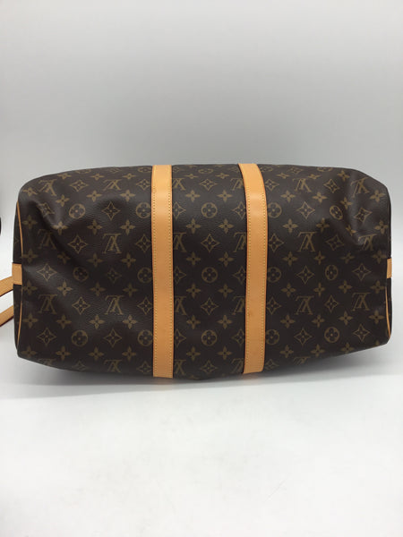 LUXURY Louis Vuitton Size Large Brown Louis Vuitton Bandouliere