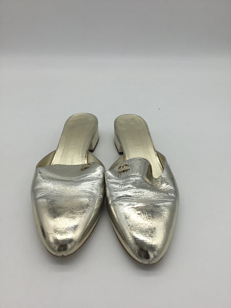 CHANEL Size 8.5 Gold Chanel